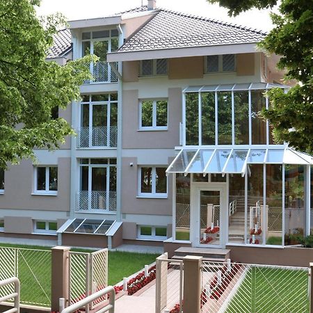 Grand Park Rooms & Apartments Čačak Esterno foto