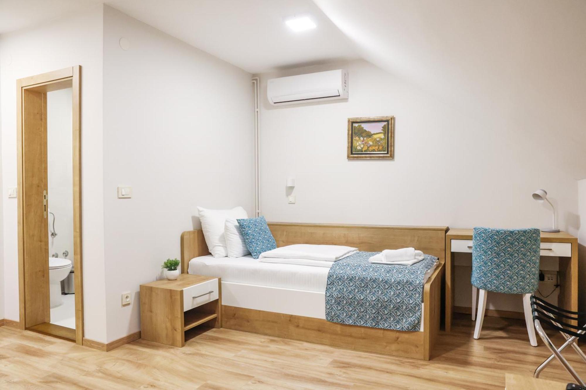 Grand Park Rooms & Apartments Čačak Esterno foto