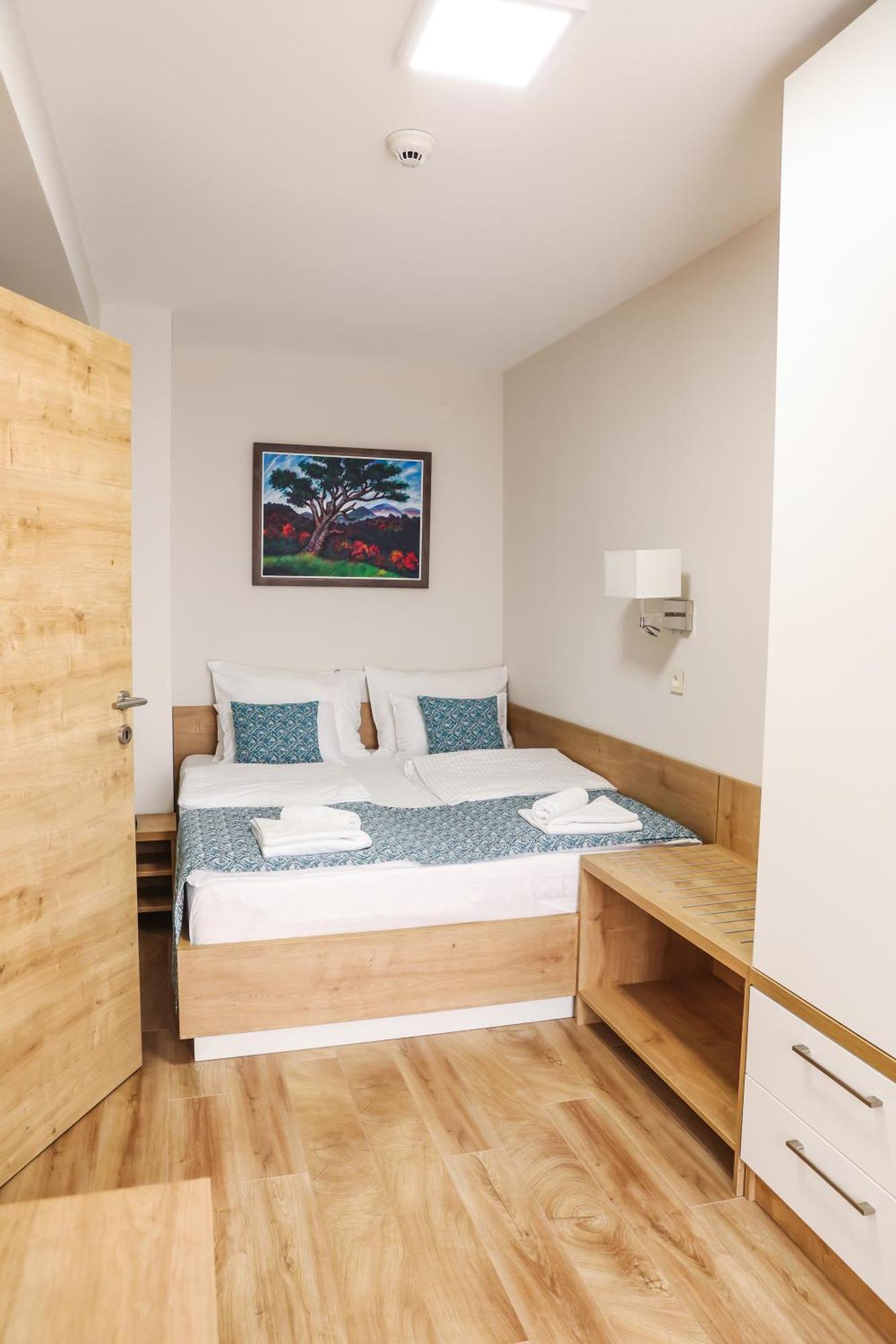 Grand Park Rooms & Apartments Čačak Esterno foto