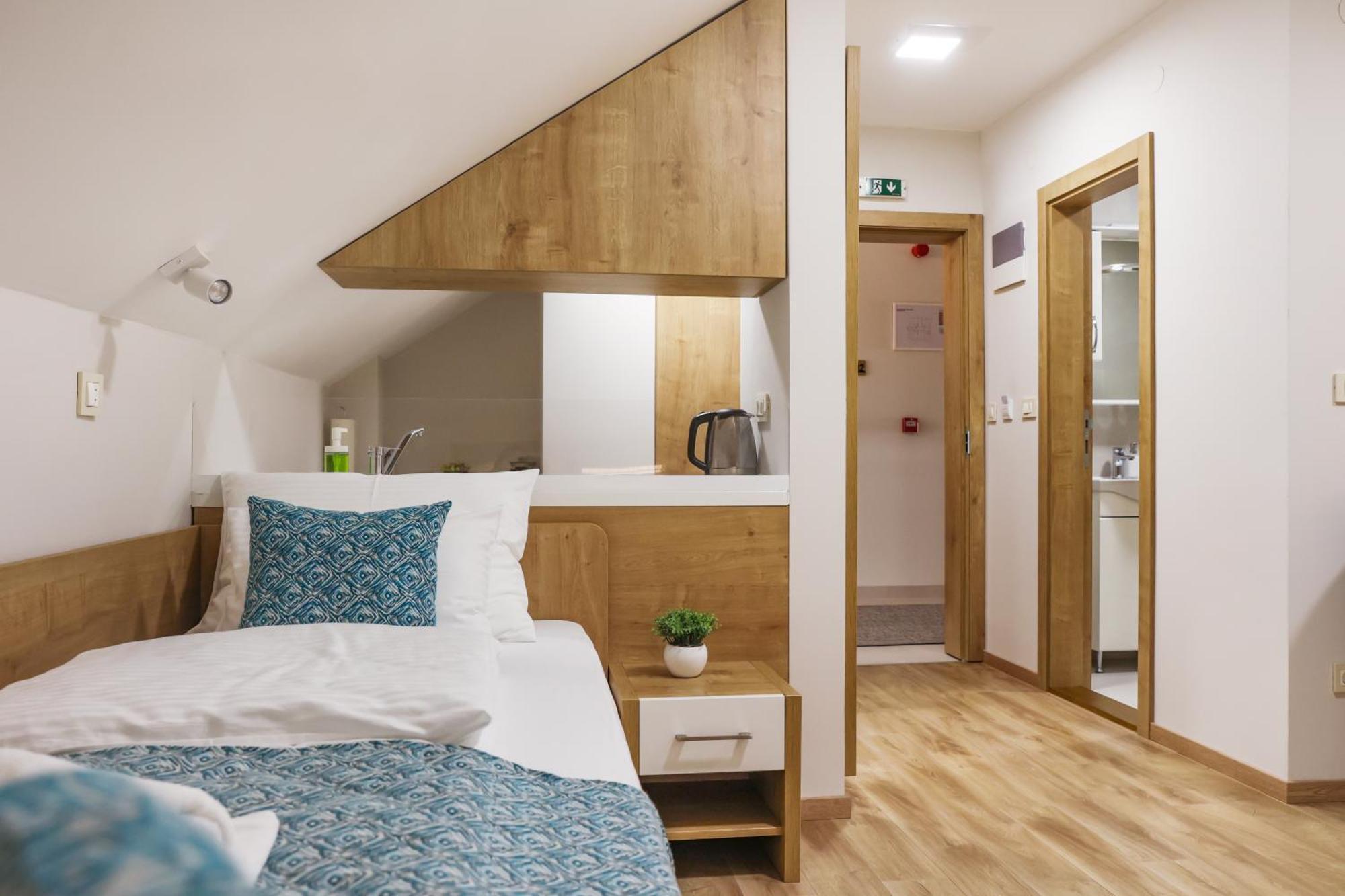 Grand Park Rooms & Apartments Čačak Esterno foto