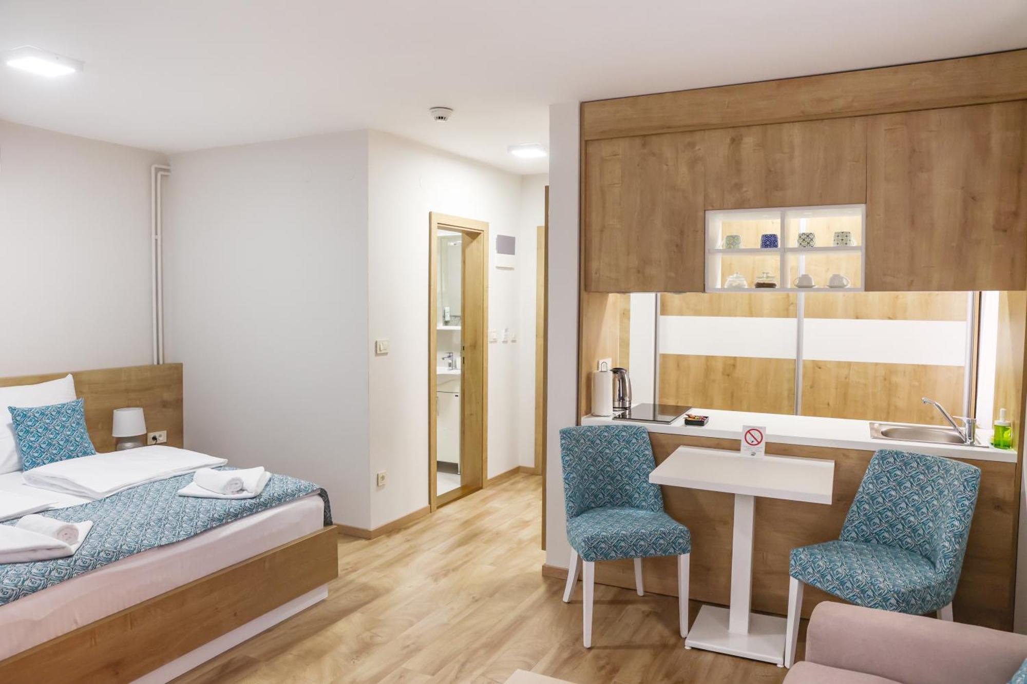 Grand Park Rooms & Apartments Čačak Esterno foto