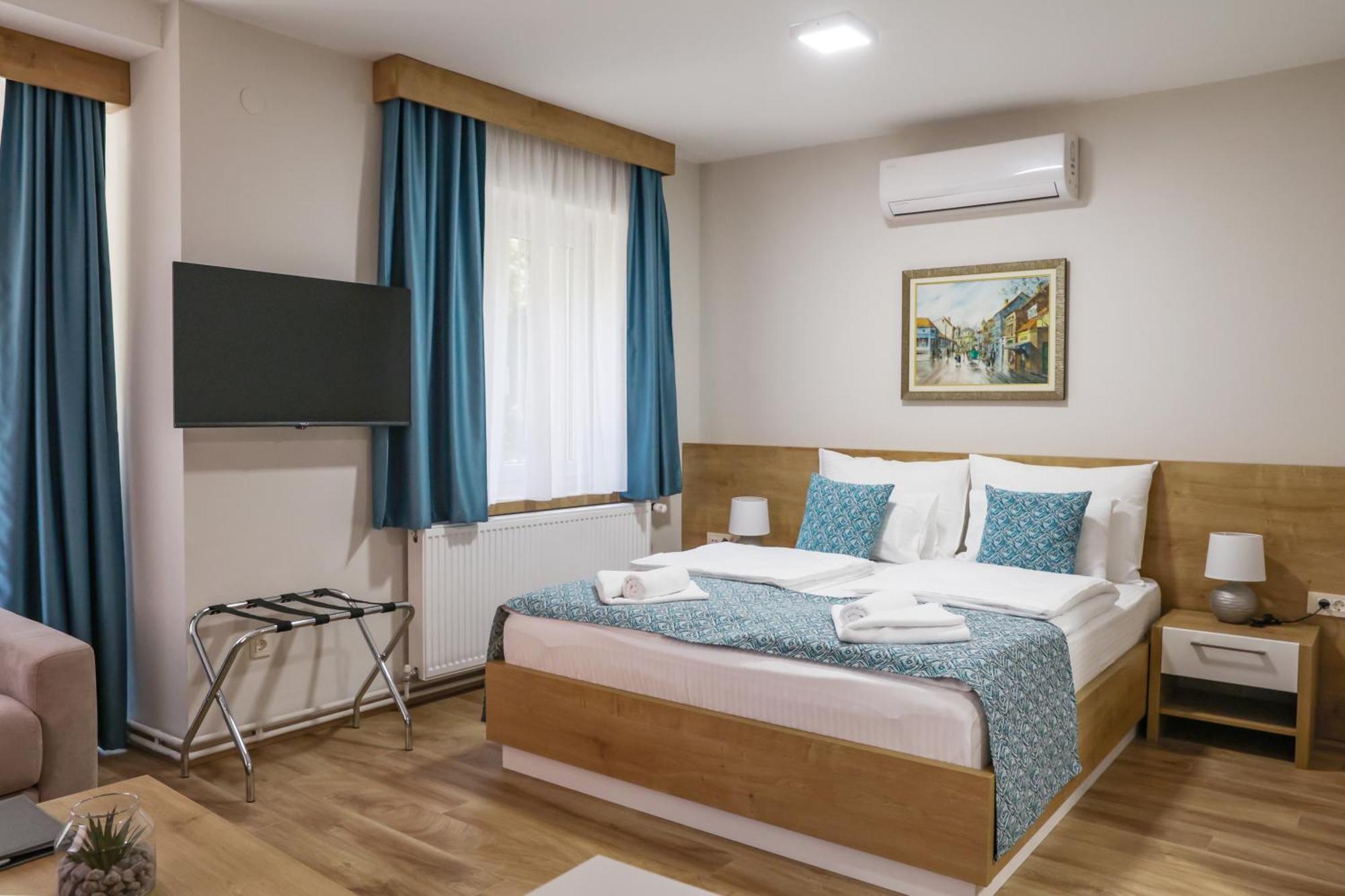 Grand Park Rooms & Apartments Čačak Esterno foto