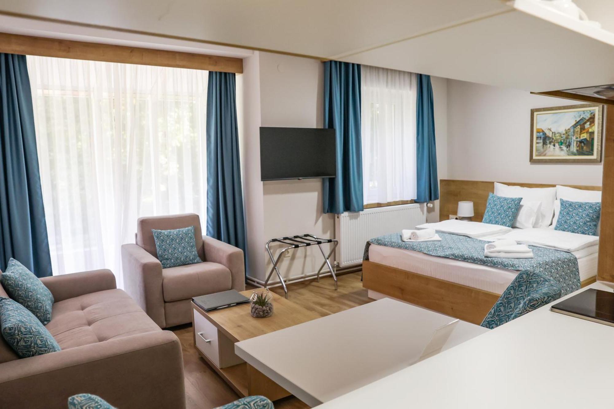 Grand Park Rooms & Apartments Čačak Esterno foto