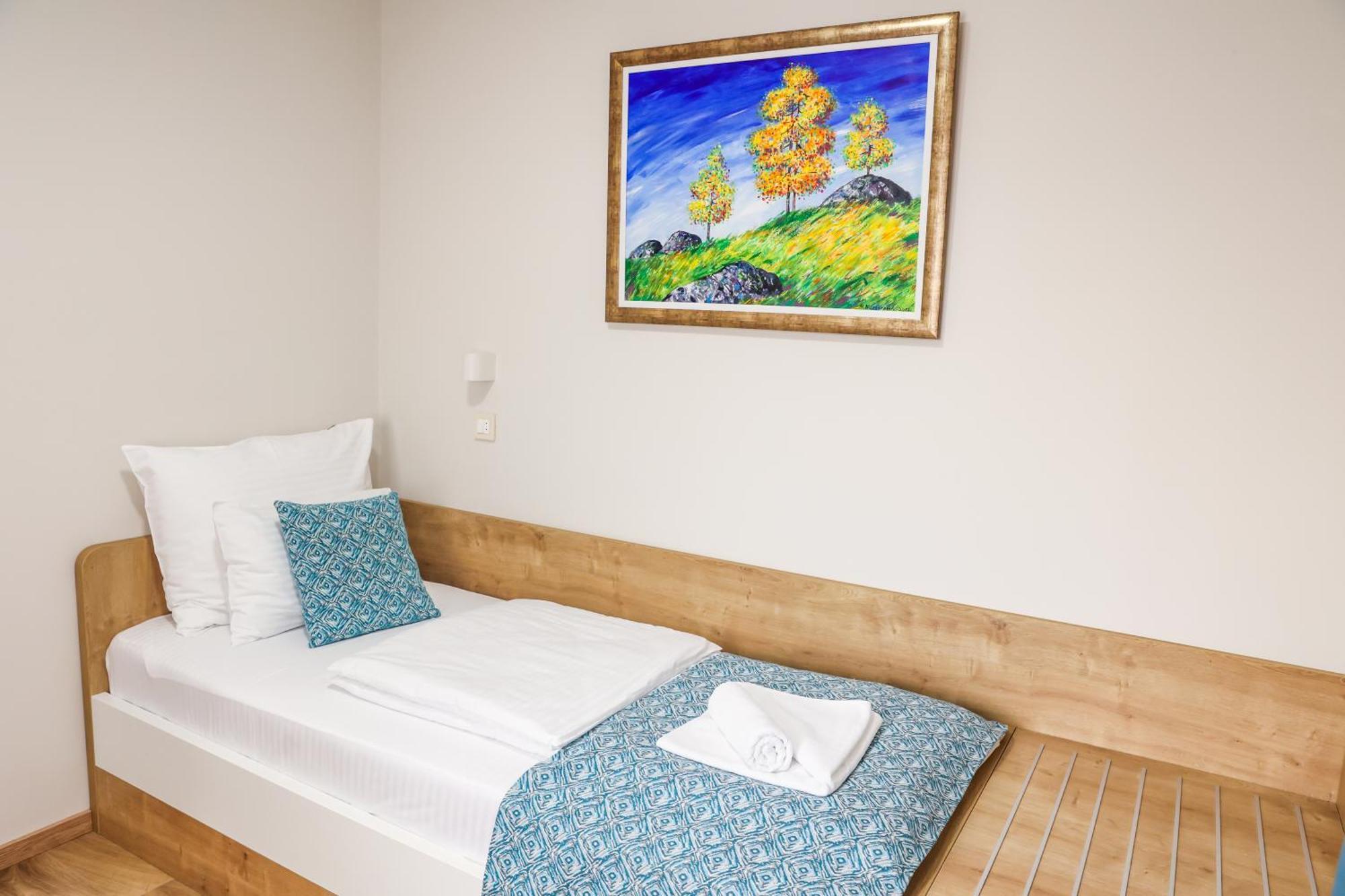 Grand Park Rooms & Apartments Čačak Esterno foto