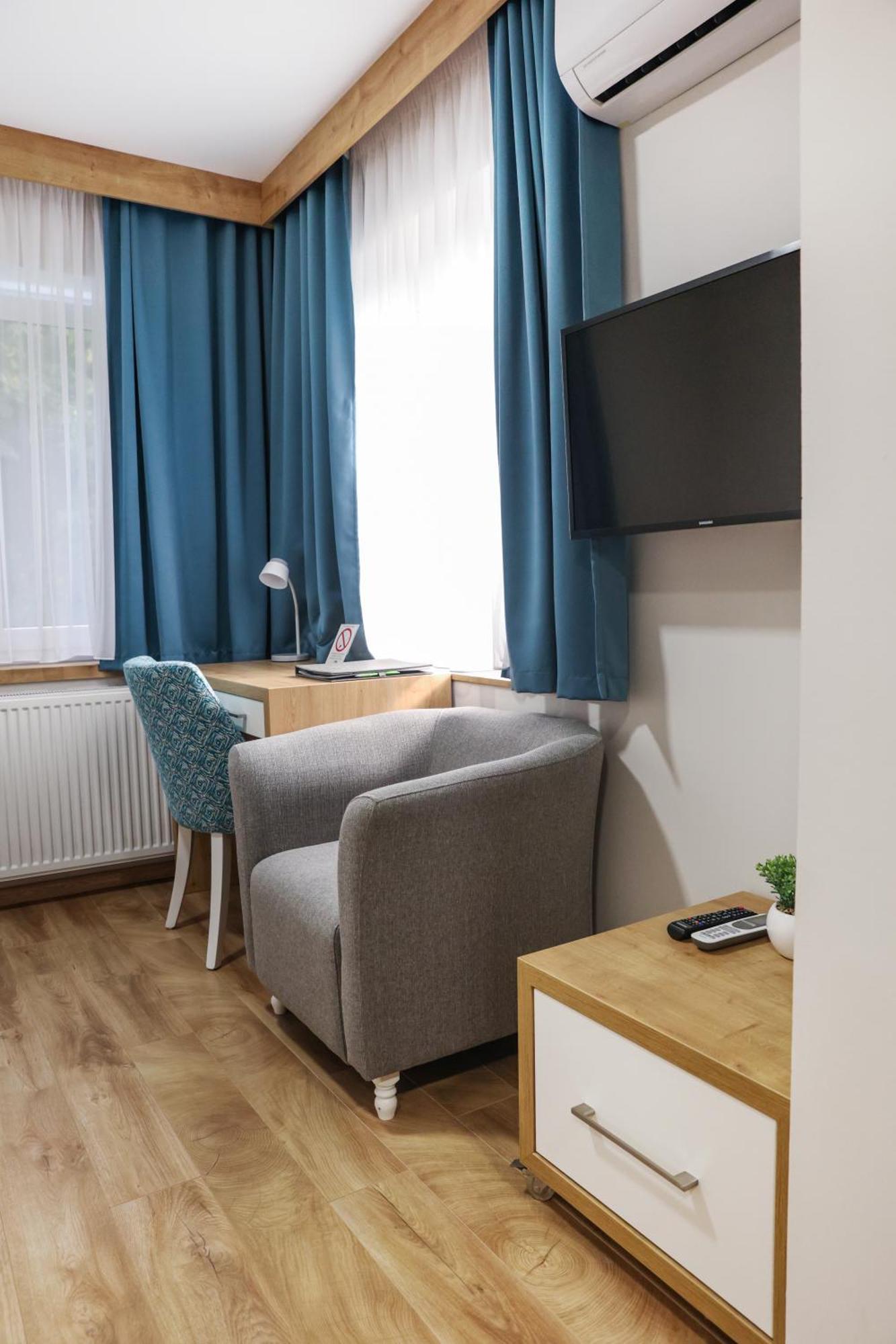 Grand Park Rooms & Apartments Čačak Esterno foto