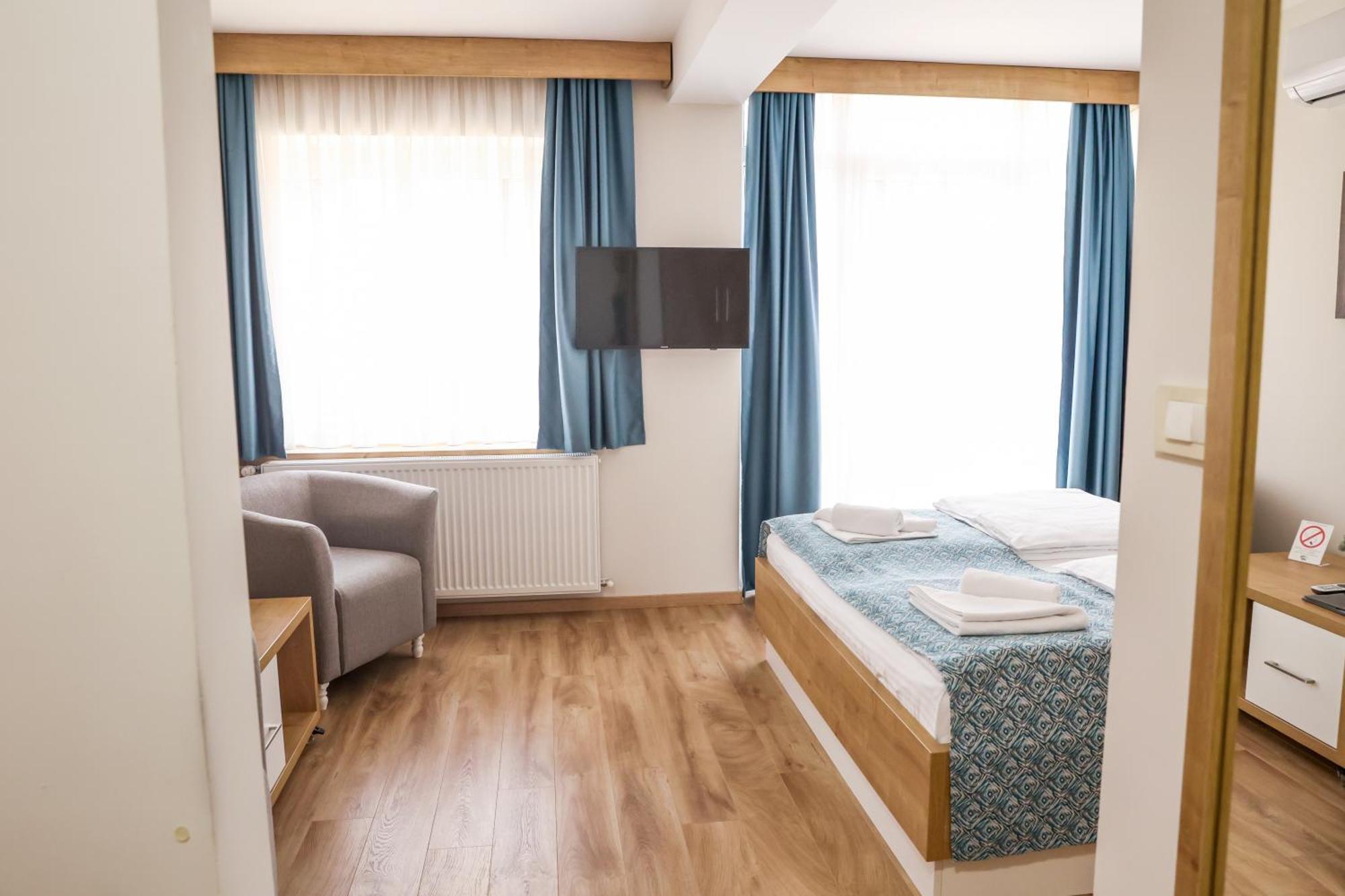 Grand Park Rooms & Apartments Čačak Esterno foto