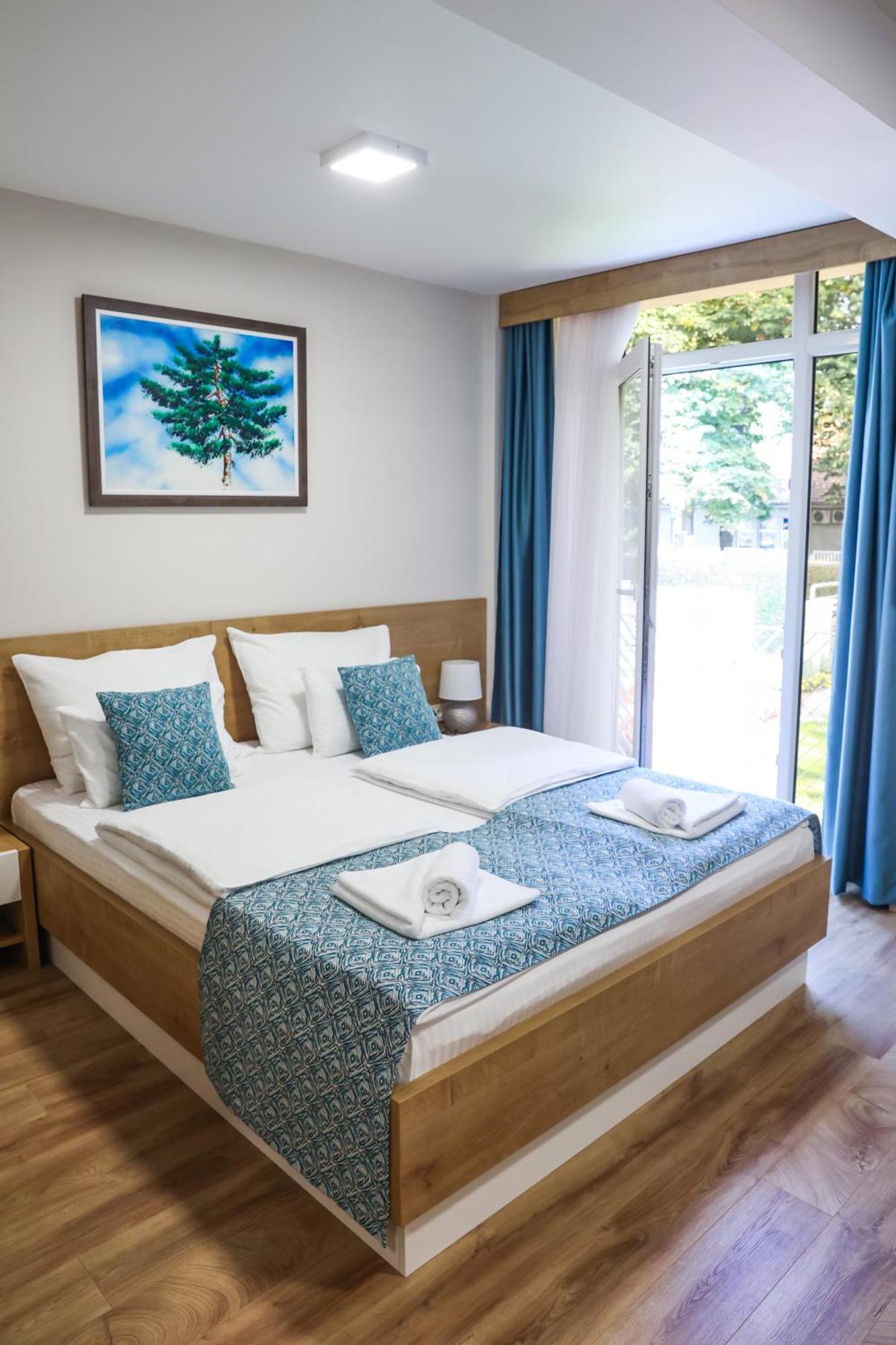 Grand Park Rooms & Apartments Čačak Esterno foto
