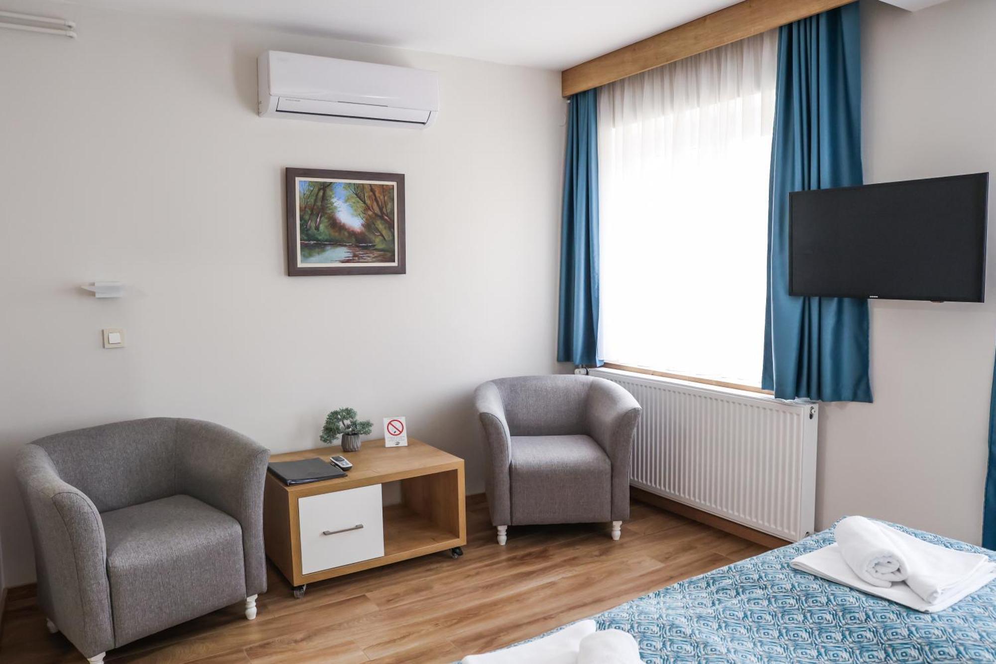 Grand Park Rooms & Apartments Čačak Esterno foto